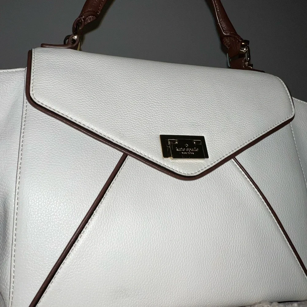KATE SPADE PURSE - Picture 3 of 7